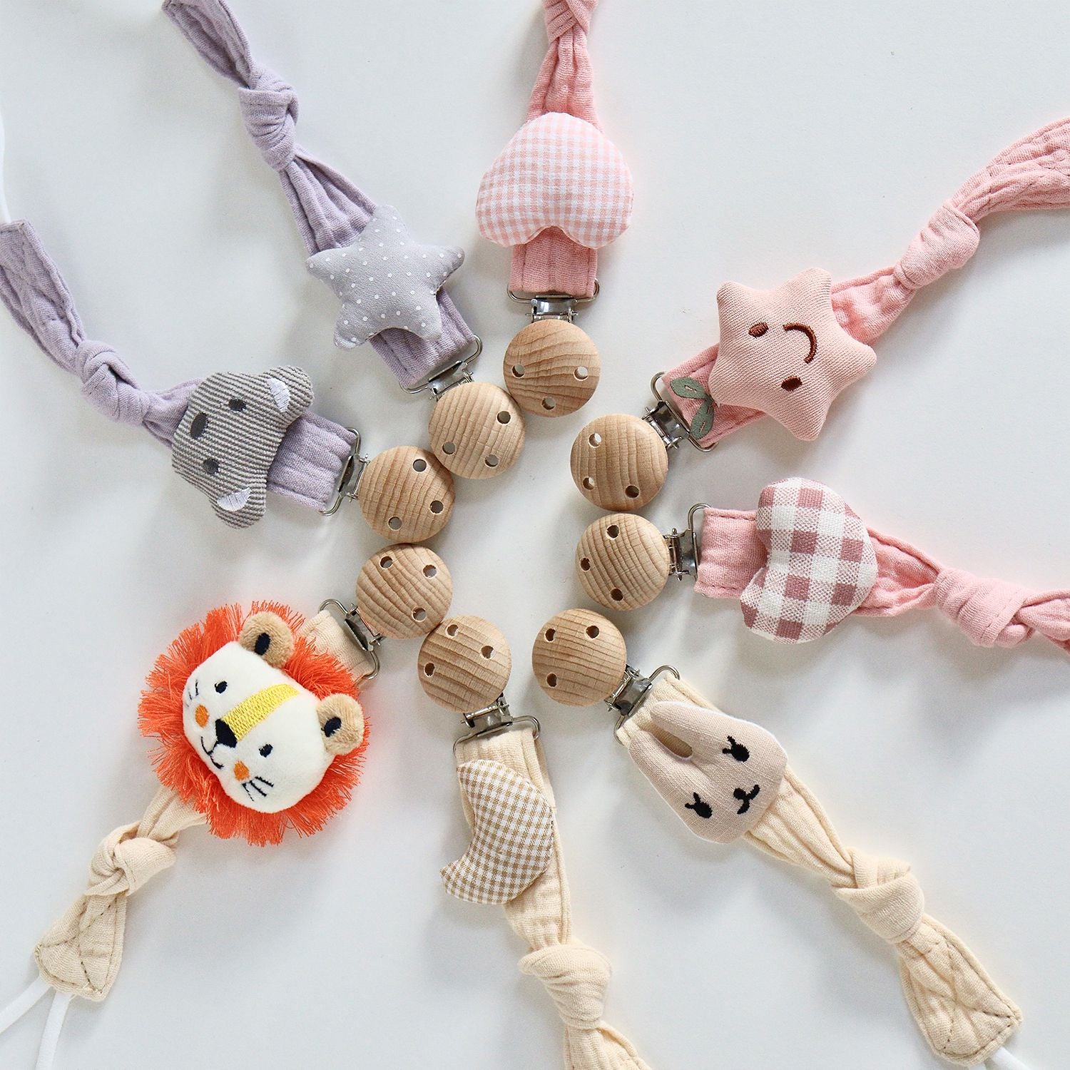 Cotton Dummy Clip – Knitted Soother Holder with Plush Motif & Beech Wood Clip | 27 cm | 8 Designs