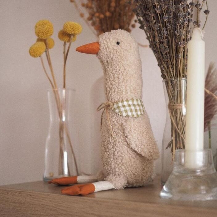 Goose Plush Toy – Soft Stuffed Animal Doll with Scarf | 43 cm