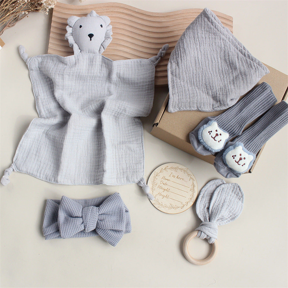 Grey Lion boxed newborn gift set with comforter, bib and socks