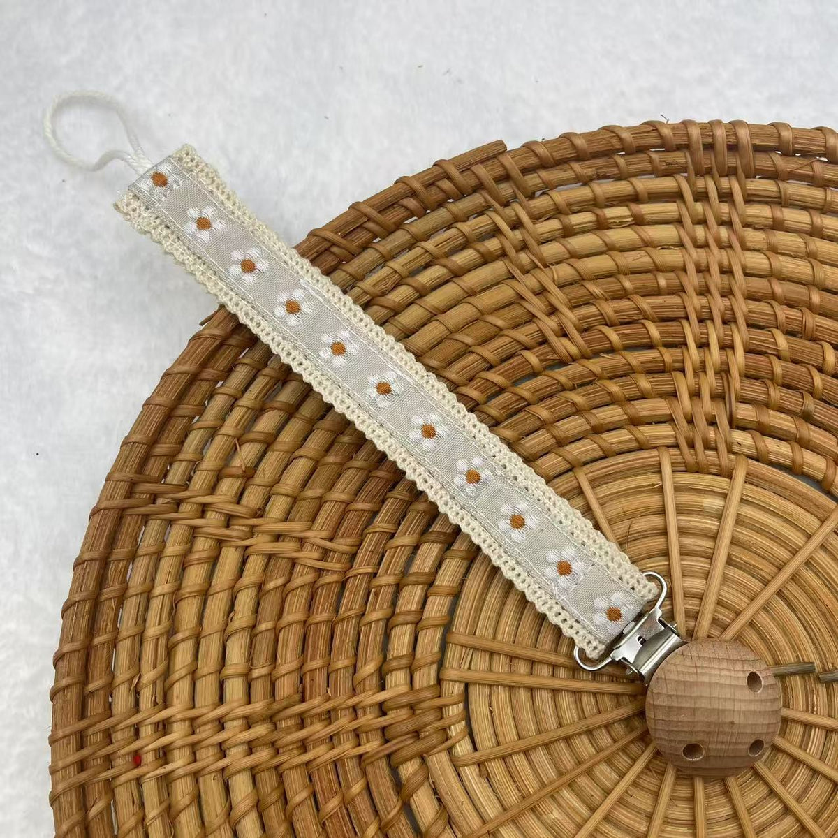 White Flower embroidered fabric dummy clip
