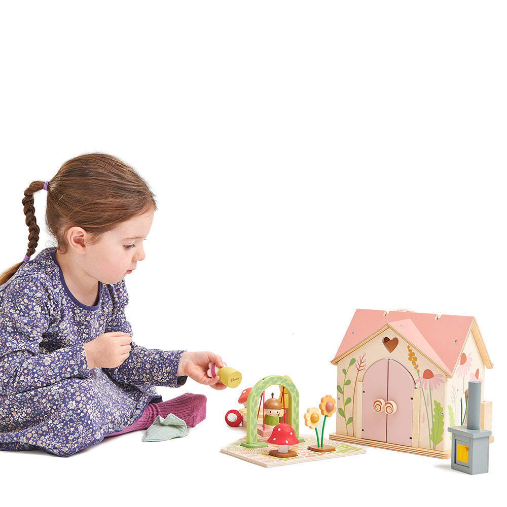 Wooden Dollhouse - Rosewood Cottage - Merrywood - 4 Figures Included