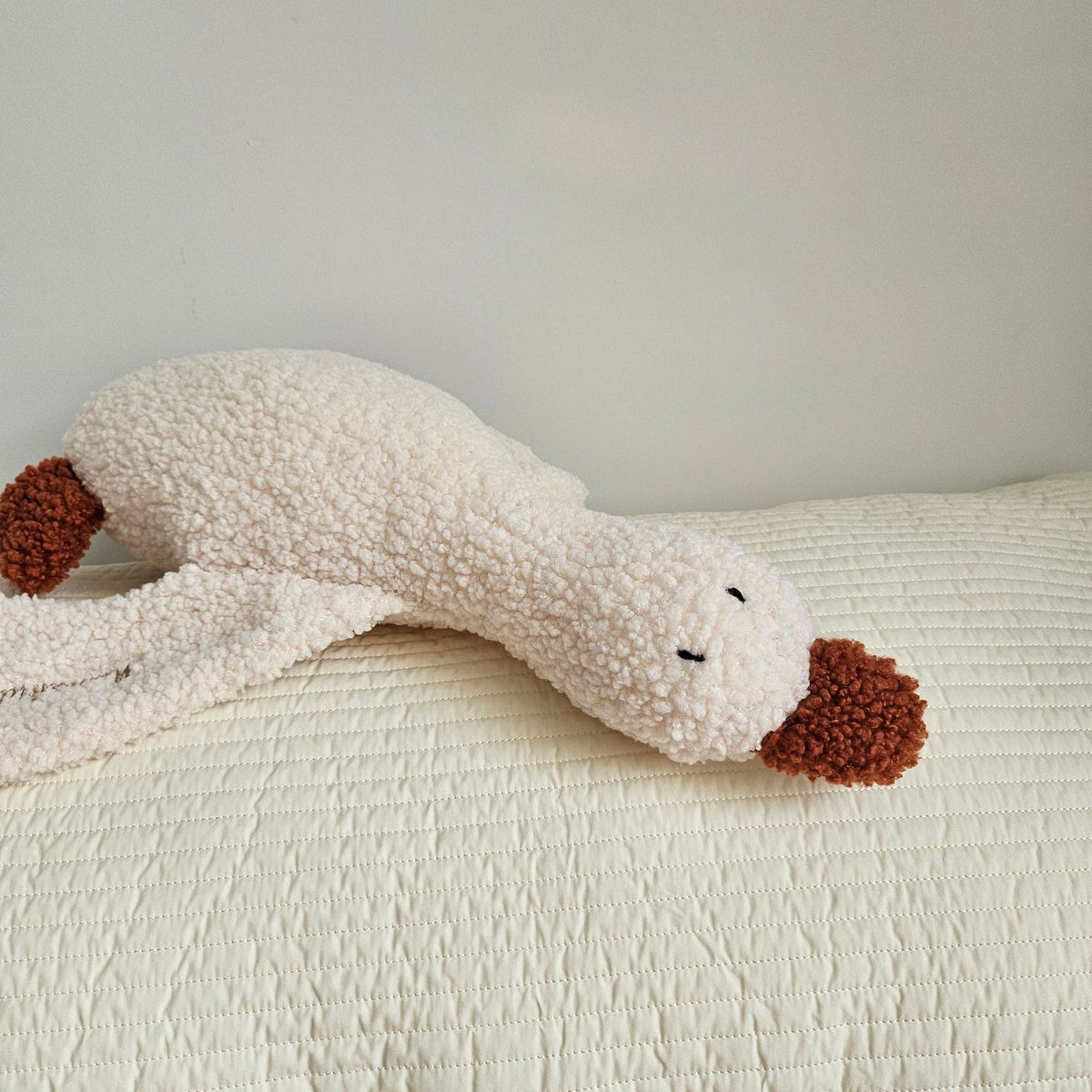 Curly-textured 45 cm plush goose with long neck and orange beak in off-white – view 5 of 13