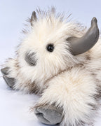 Frost White Highland cow plush toy 40cm, close-up